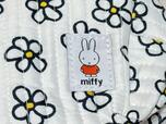 右下部にはミッフィーの織りタグつき