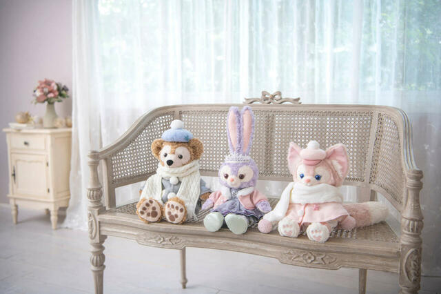 東京ディズニーシー「ダッフィー＆フレンズのダンシング・スノーフレークス」スペシャルグッズ｜販売店舗：東京ディズニーシー「マクダックス・デパートメントストア」｜発売日：2024年11月2日（土）