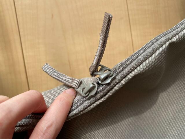 【無印良品　撥水2WAYワンショルダーバッグ】容量は約17L。ダブルファスナー仕様です