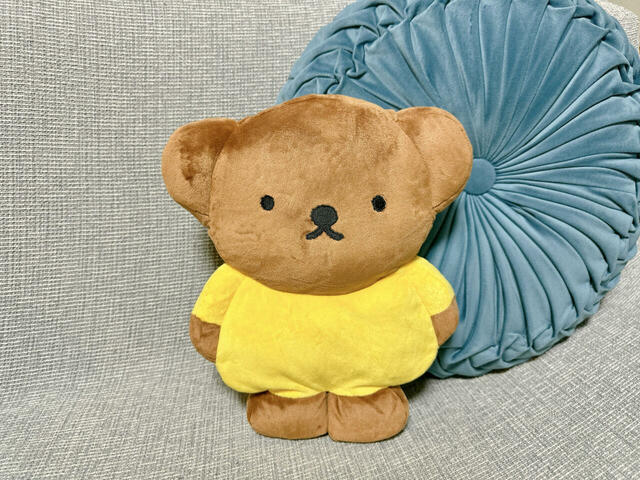 ソファに置くだけで愛らしい佇まいに癒されます！