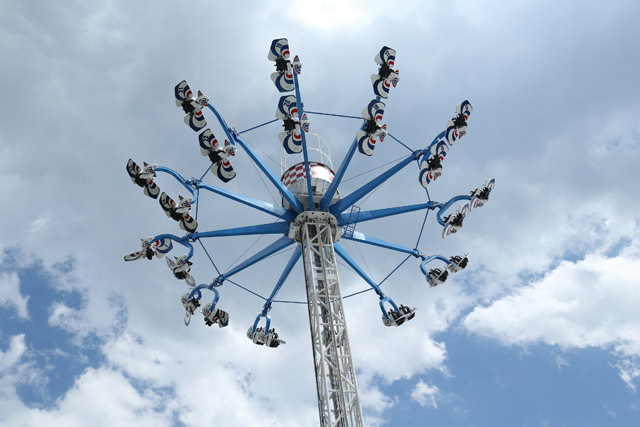 富士急ハイランド「テンテコマイ」