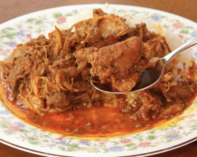 【サリサリカリー】とろとろに煮込んだ鶏肉がまじでうまい。原稿を書きながら白楽に飛んでいきたい衝動にかられている