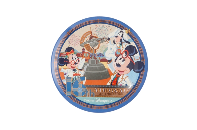 カンバッジ 310円｜直径約8.5cm｜エンポーリオ｜東京ディズニーシー16thアニバーサリーグッズ