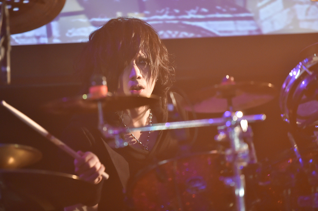 THE BLACK SWAN　煉／撮影・スズキメグミ