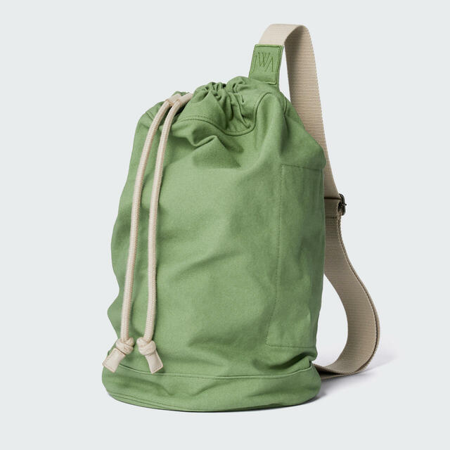 【UNIQLO and JW ANDERSON】男女兼用「ドローストリングバッグ」各¥2,990
