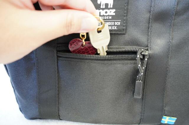 鍵などの小物類が入る