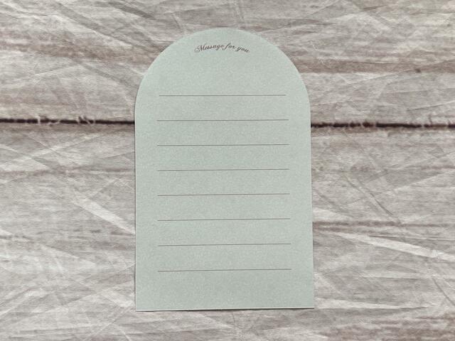 裏面はゴールドの罫線入りで書きやすいのがうれしいポイント