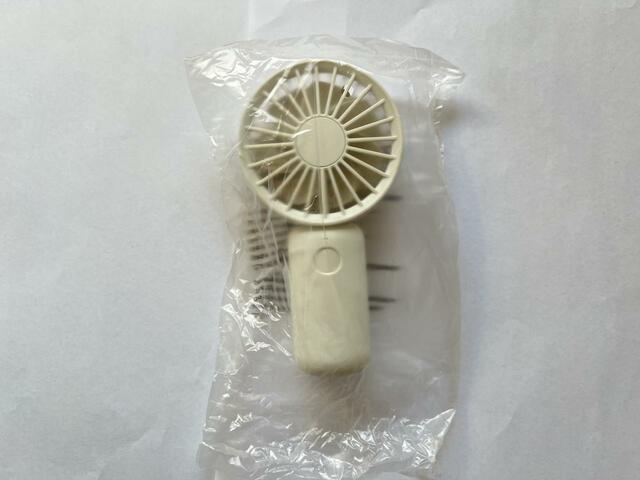 【無印良品 充電式モバイルハンディファン】最初は袋にも入ってます