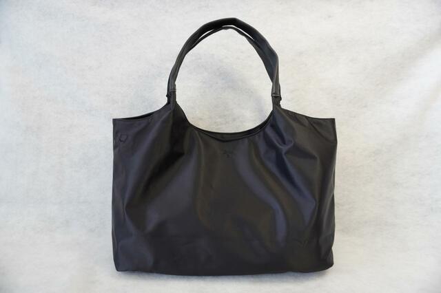 【軽量版！365日使えるエブリデイバッグBOOK by地曳いく子】肩掛けもできるトートバッグ