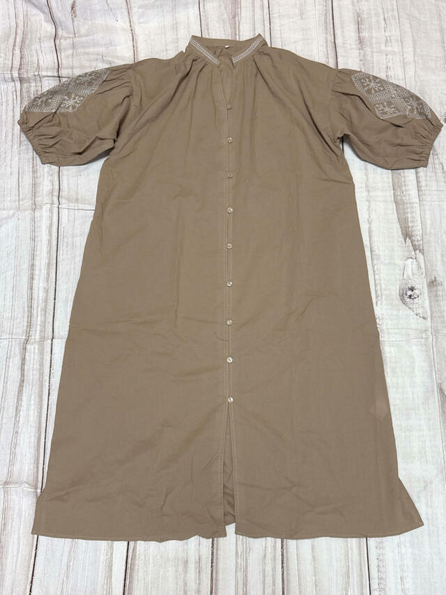 スキッパー刺繍ワンピース／税込2,420円