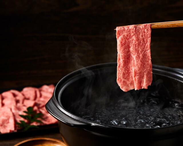 「黒毛和牛のしゃぶしゃぶ」＜期間：2026年1月1日〜1月2日＞【新年は贅沢ビュッフェで祝宴！ホテルニューオータニ大阪に“絶品肉グルメ”＆“魅惑スイーツ”などの最強のごちそうが勢揃い！】