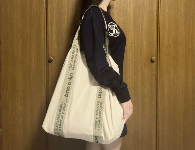 身長155cmの筆者が持ってみました！サイズ感の参考にしてみてくださいね