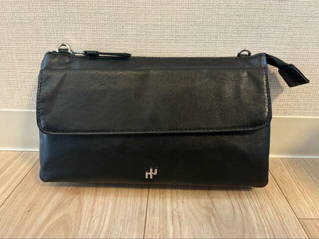 【niko and ... オリジナルマルチポケットお財布ショルダーバッグ】サイズは約高さ14×幅24×厚み6cm。重さは約500gです