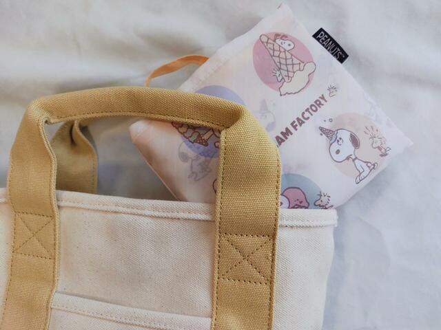 コンパクトに折りたためば、ミニバッグに入れることもできます