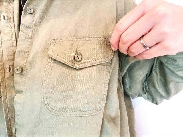 【AMERICAN HOLIC Wポケットシャツワンピース】胸元のWパッチポケットがさりげないアクセントになっています♪