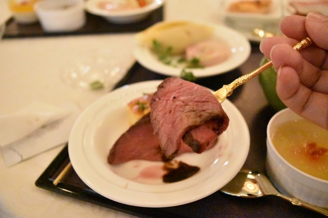 お酒との相性もいいローストビーフ