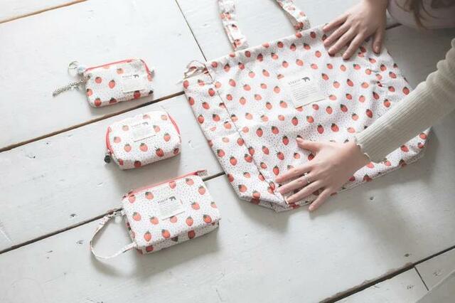 新作のモチーフは「森いちご柄」新商品