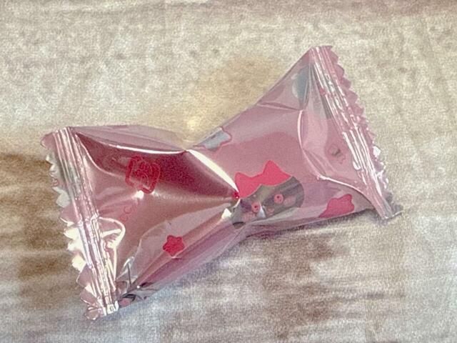 パッケージにもちいかわたちの柄入り！