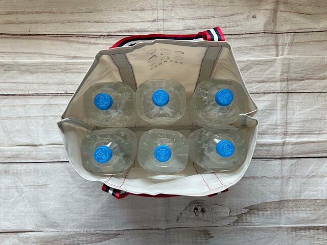 なんと2Lのペットボトルが6本入る大容量サイズ…！