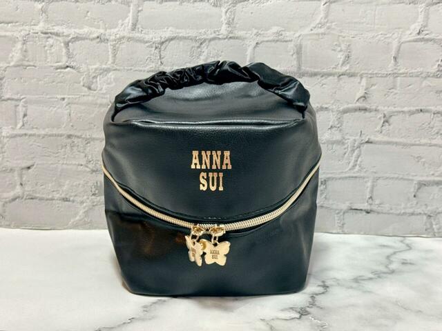 ANNA SUIらしさがたっぷり詰め込まれたデザインのバニティポーチ