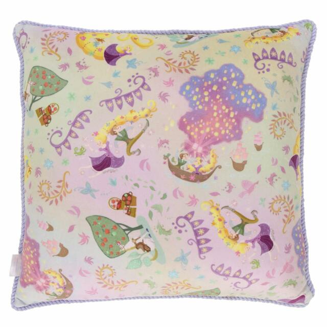 クッション 3,500円｜「ラプンツェルのランタンフェスティバル」をテーマにしたグッズ｜東京ディズニーシー新テーマポート「ファンタジースプリングス」｜販売店舗：東京ディズニーシー「エンポーリオ」｜発売日：2024年5月28日（火）