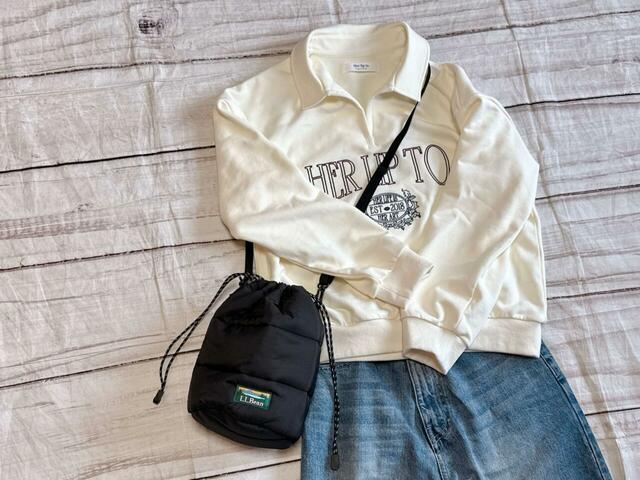 スウェットとデニムのカジュアルコーデにももちろん合います!