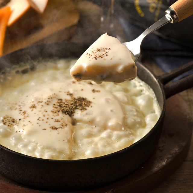 「白いカマンベールチーズステーキ」