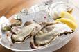 生牡蠣各種：200円～ 