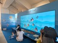 【KIDS PARK】ブロックで作った生き物をスキャンしてスクリーンの海に映し出すと海に漂うプラスチックゴミが一つ消えるデジタルコンテンツ「ヒラメキオーシャン」