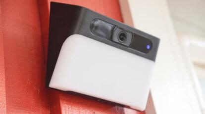 アンカー センサーライト一体型カメラ 未使用品 Anker、ソーラー発電が可能な屋外用センサーライト一体型の