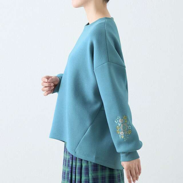 袖刺繍ダンボールニットプルオーバー（選べるキャラクター）｜￥4,490 （税込）