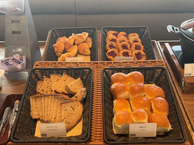 【ロイヤルホスト】どれも美味しそうなパン！