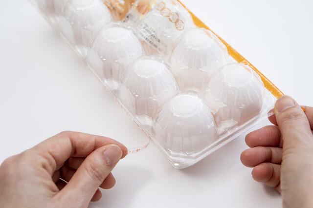 【冷蔵庫収納】卵パックを開ける裏ワザ