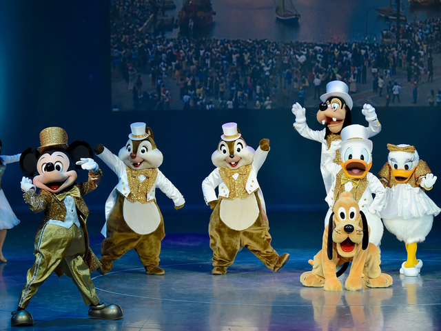 ドナルドたちも衣装替え!