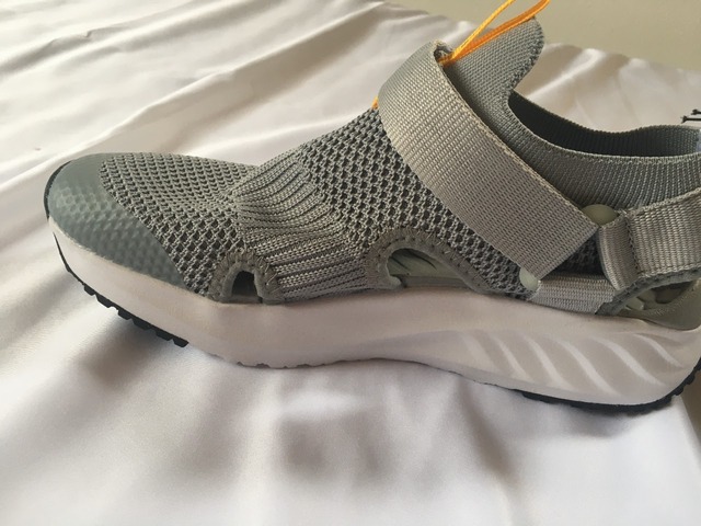 【ワークマン 走れるJOG(ジョグ)サンダル】ソックスシューズのようなメッシュ加工