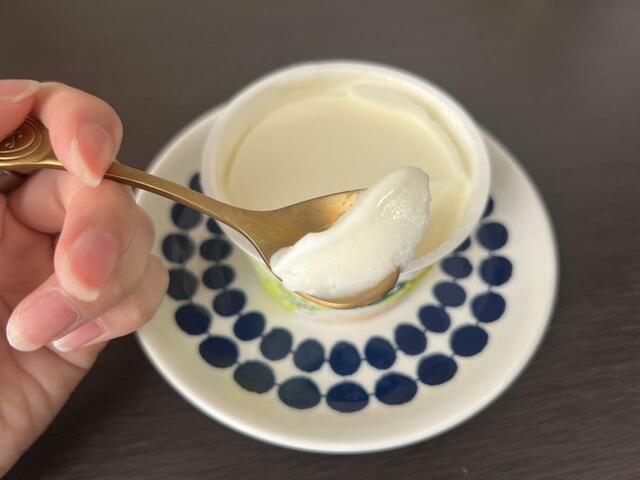 【森永　アロエヨーグルト味氷】一口で2つの食感が楽しめる！