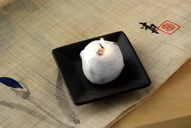 豆大福キャンドル　　（画像協力：カメヤマ株式会社）
