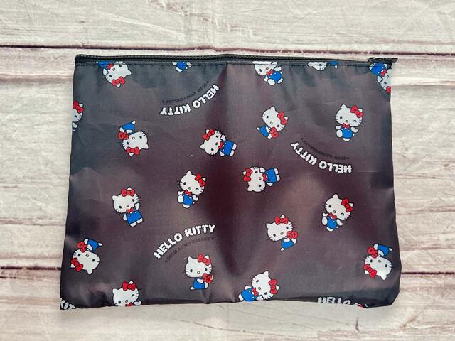 裏面ももちろん総柄です！