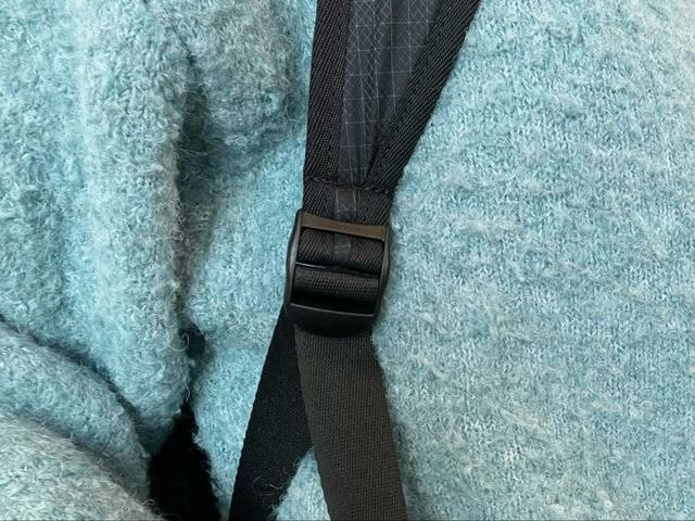 【無印良品 撥水リップストップリュックサック】ショルダーベルトはアジャスター付きで長さ調整が可能です