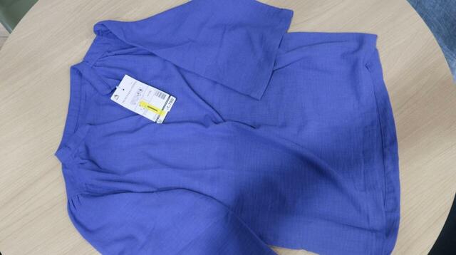 【ワークマン リネンライクベルスリーブブラウス】カラーはオフホワイト、レッド、パープル、チャコールの4種類です