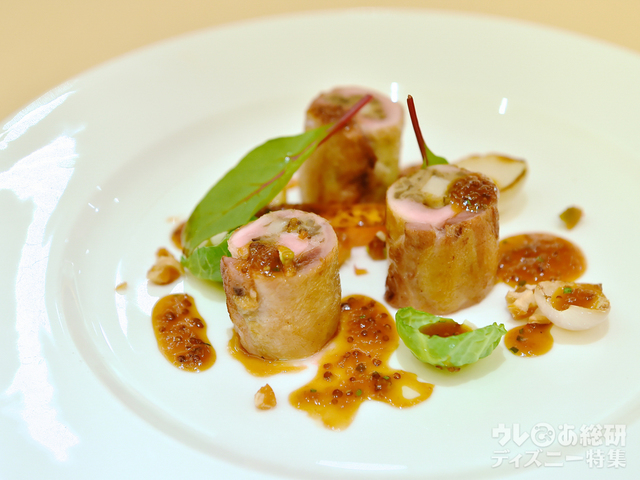 ウズラのロースト 茸のファルス包み エシャロットソース