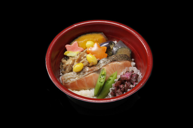 ＜たごさく＞ 秋いっぱい丼