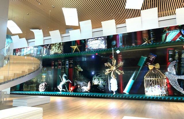 【S/PARK】LED大型ビジョン、クリスマスのような映像も……