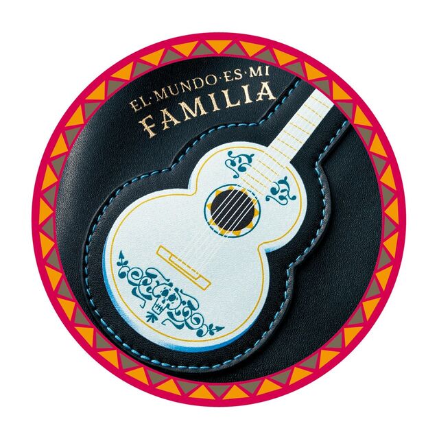 ギターアップリケ付きスマートフォンショルダーバッグ「リメンバー・ミー」｜￥ 5,490 （税込）