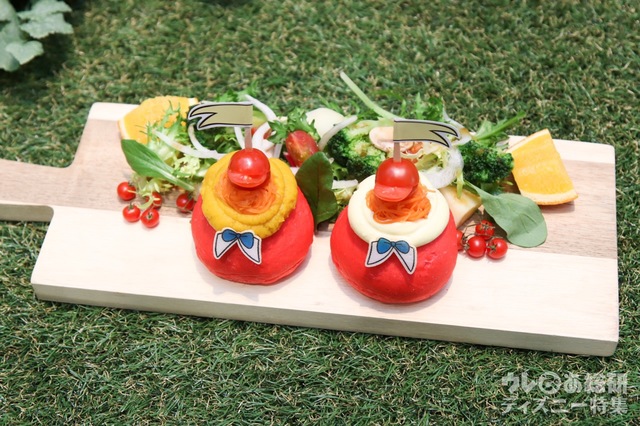 「ディズニー ふしぎの国のアリス」OH MY CAFE｜＜トゥイードルダムとトゥイードルディー＞ おかしなふたごのサンドウィッチ1,990 円