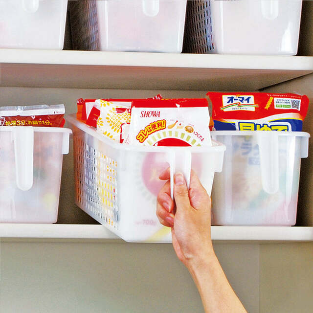 【DAISO収納グッズランキング 第4位】「スッキリ収納　ハンドル　ロングW」110円（税込）