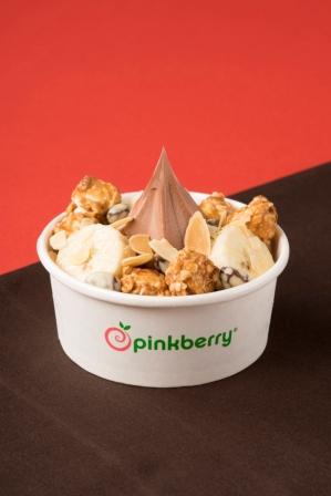 ■ピンクベリー [2F] フローズンヨーグルト チョコレートフレーバー(トッピング付)490円～（税込）