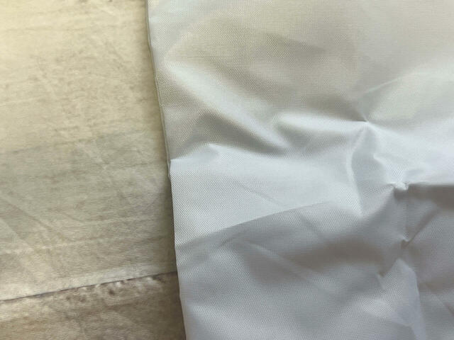 素材はポリエステル