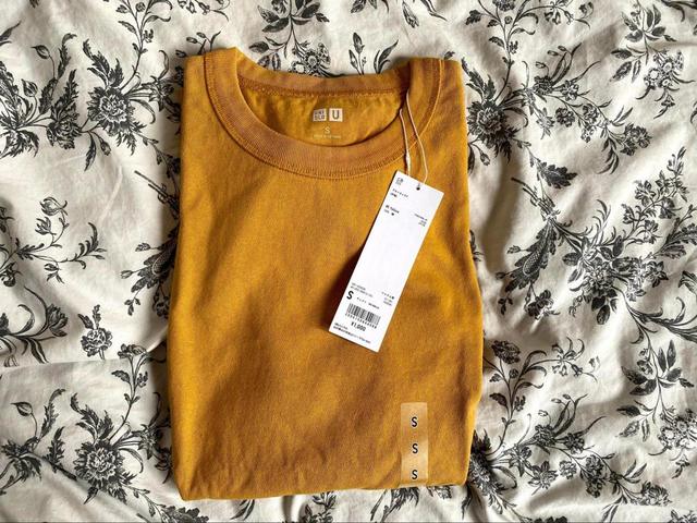 【ユニクロ（UNIQLO） クルーネックT(半袖)】価格は1,000円。男女兼用なのでSサイズを購入