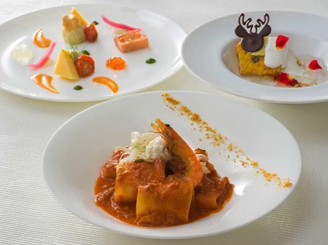 スペシャルセット 5,800円｜「ディズニー・クリスマス」スペシャルメニュー｜東京ディズニーリゾート40周年“ドリームゴーラウンド”｜販売店舗：東京ディズニーシー「リストランテ・ディ・カナレット」｜販売期間：2023年11月1日（水）〜12月25日（月）